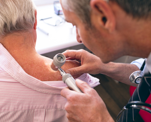 Marcadores genéticos en el manejo del melanoma maligno