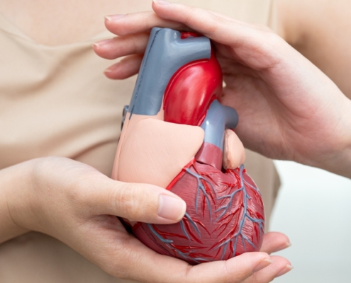 AVANCES EN FARMACOGENÓMICA CARDIOVASCULAR: MÁS ALLÁ DEL METABOLISMO DE FÁRMACOS