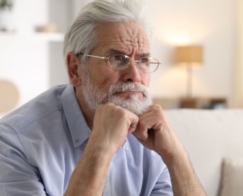 POR QUÉ ALGUNOS TRASTORNOS NEUROLÓGICOS EMPEORAN CON LA EDAD