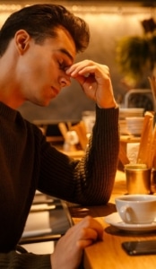 POR QUÉ EL CAFÉ NO TE AFECTA IGUAL QUE A LOS DEMÁS: EL GEN CYP1A2
